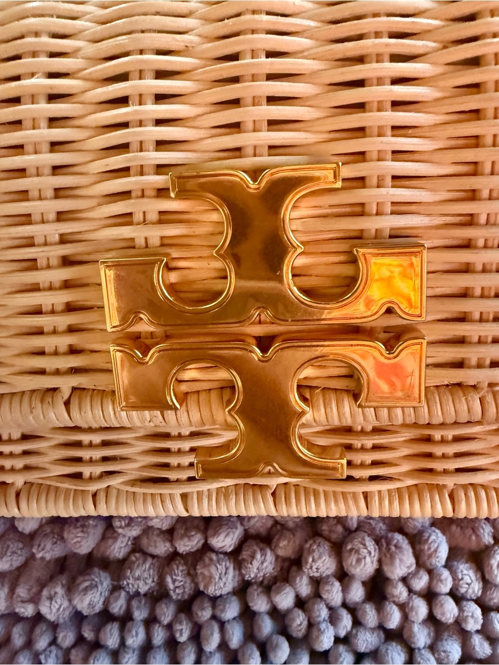 Tory Burch Natural Woven Rattan Shoulder Bag with Gold Logo - Picture 2 of 5